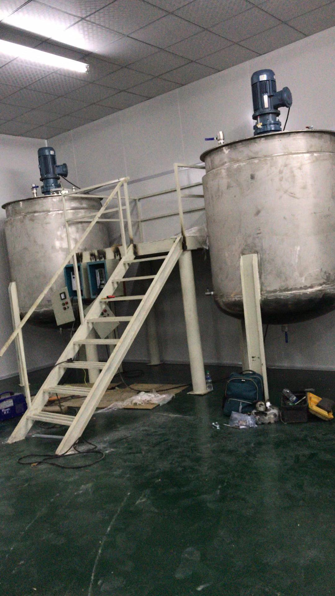 万搏(中国)机械制造（客户定制2500L反应釜）